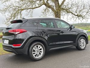 Hyundai Tucson 2017 Executive only 77000 KM - Image 4