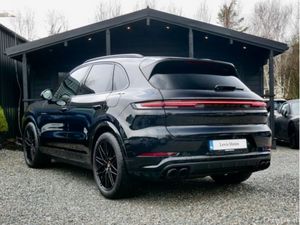 Porsche Cayenne 3 0 V6 E Hybrid - Image 4