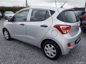 Hyundai i10 1.0 CLASSIC 4DR LOW KM - Image 2