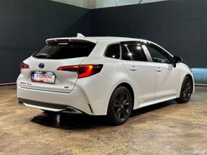 Toyota Corolla 1.8 HYBRID - BLACK HALF LEATHER - F - Image 4