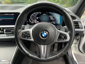 BMW 3-Series 330e M-SPORT COMPETITION 2.0 HYBRID / - Image 4