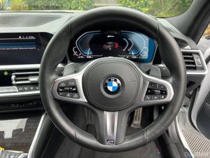 BMW 3-Series 330e M-SPORT COMPETITION 2.0 HYBRID / - Image 4