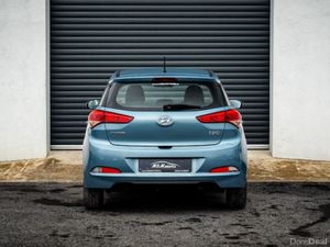 Hyundai i20 Active Petrol 5DR *LOW MILEAGE* - Image 3