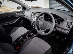 Hyundai i20 Active Petrol 5DR *LOW MILEAGE* - Image 4