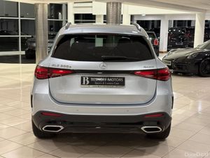 Mercedes-Benz GLC 300e 4MATIC URBAN EDITION=ONLY 1 - Image 4