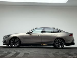 BMW 5-Series 530E M SPORT - Image 4