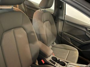 Audi A3 TECHNIK 30 TDI S-A SPORTBACK - Image 4