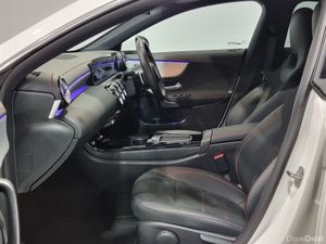 Mercedes-Benz CLA ** 250 AMG LINE EXECUTIVE ** 8G- - Image 4