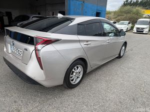 2017 Toyota Prius Hybrid Auto/ G leather Top spec - Image 4