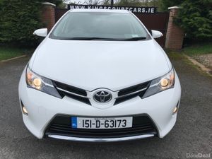 151 Toyota Auris 1.6 Petrol Nct & Tax - Image 3