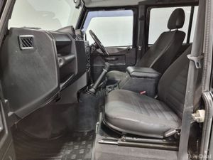 Land Rover Defender ** 110 ** CREWCAB 5 SEAT ** VE - Image 4
