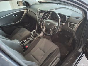 Hyundai i30 DELUXE - Image 3