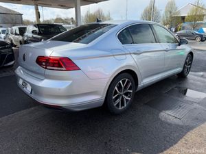 Volkswagen Passat SEL 2.0 TDI Full Leather - Image 3