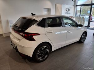 Hyundai i20 DELUXE PLUS AUTOMATIC - 1 Owner - Low - Image 2