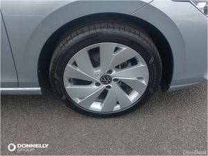Volkswagen Golf Hatchback Style - Image 4