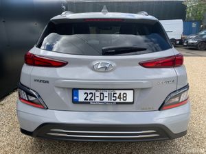 HYUNDAI KONA EV 64KWH AUTO PREMIUM - Image 4