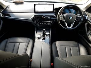 BMW 5-Series 520d SE - Image 4