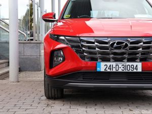 Hyundai Tucson 2WD Executive Plus HEV STG Auto - Image 3