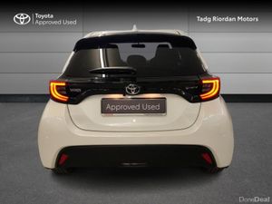 Toyota Yaris Hybrid L-SPORT - Image 4