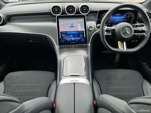 Mercedes-Benz GLC 300E Urban Edition/AMG Line 4Mat - Image 4