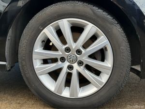 Volkswagen Polo TRENDLINE 1.0 60HP MANUAL 5SPEED 5 - Image 3