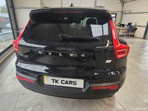 22 VOLVO  XC40 INSCRIPTION HYBRID - Image 4