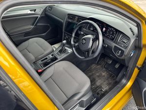 Volkswagen Golf Vw Golf 1.2tsi petrol,auto, 18 all - Image 4