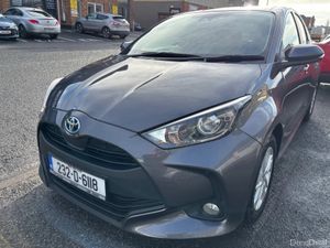 2023 Toyota Yaris Luna 1.5 Hybrid Automatic - Image 4