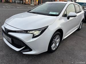 2022 Toyota Corolla 1.8 Hybrid Luna Saloon - Image 4
