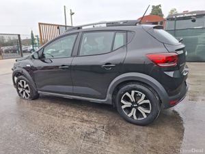 241 Dacia Sandero Stepway Automatic - Image 4