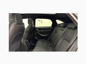 Jaguar F-pace F-Pace Estate Special Editions R-Dyn - Image 4