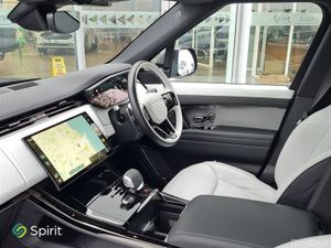 Land Rover Range Rover Sport SWB 3.0 PHEV Dynamic - Image 3