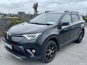 2017 Toyota RAV4 2.0L Diesel LOW KMS - Image 2