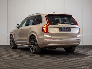 2025 Volvo XC90 T8 Ultra Bright Theme - Image 4