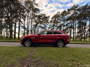 Jaguar F-Pace 2017 AWD Prestige 4X4 - Image 4