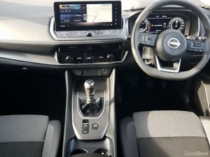 Nissan Qashqai 1.3 PET MILD HYBRID SV PREMIUM **€3 - Image 4