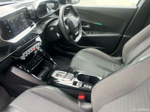 Peugeot 2008 ALLURE ELECTRIC 136HP(50 kWh) - Image 3