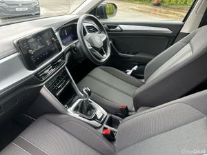 Volkswagen T-Roc LIFE 1.0TSI 110HP MANUAL - Image 3