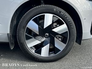 Volvo XC60 T6 Plus Dark AWD PHEV - Image 4