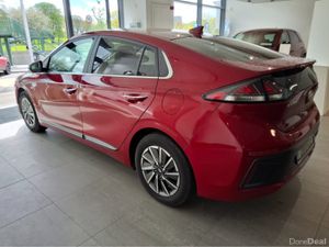 Hyundai IONIQ PREMIUM EV AUTO - Image 4