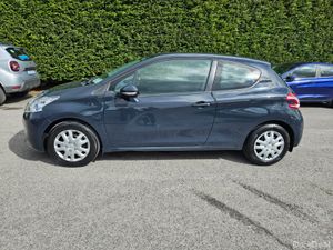 Peugeot 208 2015 1.0 vvti Access 72000 kms - Image 2