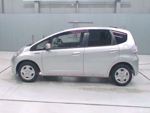 2013 Honda Fit 1.3 Hybrid LOW KMS - Image 2