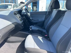 2018 HYUNDAI i20 1.2 PETROL DELUXE - Image 4