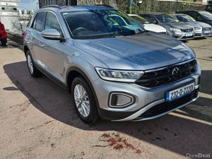 Volkswagen T-Roc 2.0 TDI, LIFE MODEL, LOW MILEAGE, - Image 3