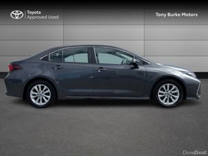 Toyota Corolla Saloon - Luna Edition - 1.8 Hybrid - Image 3