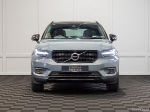 2020 Volvo XC40 T5 R-Design - Image 2