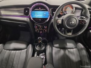 Mini Cooper 3-Door Cooper Exclusive - Image 4