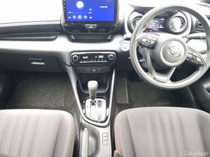 Toyota Yaris Hybrid Automatic - Image 4