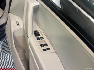 2019 Volkswagen Tiguan 2.0  Highline DSG 7 Seat - Image 2