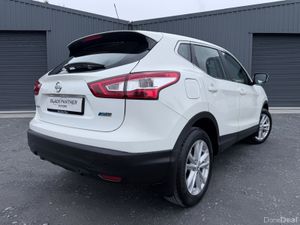 Nissan Qashqai 142’ SV AUTOMATIC EXTREMELY LOW KM - Image 4